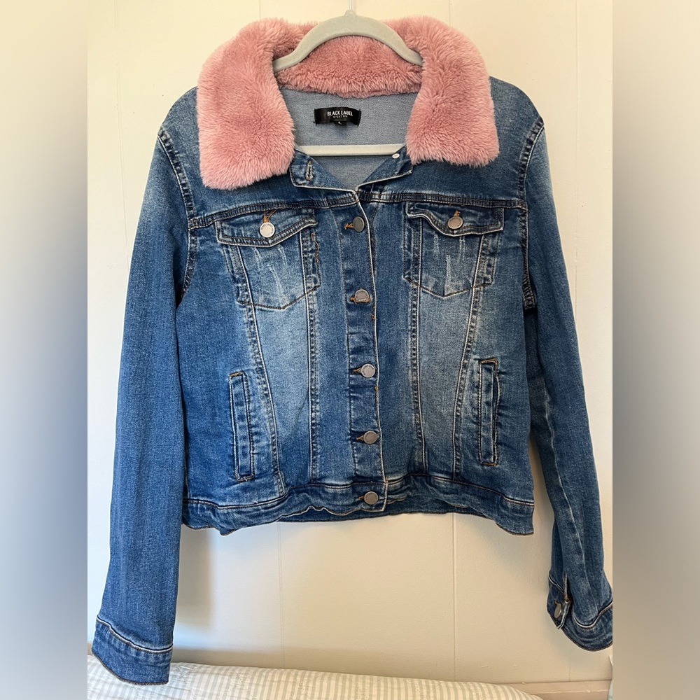 Black Label Jean jacket with faux fur pink collar